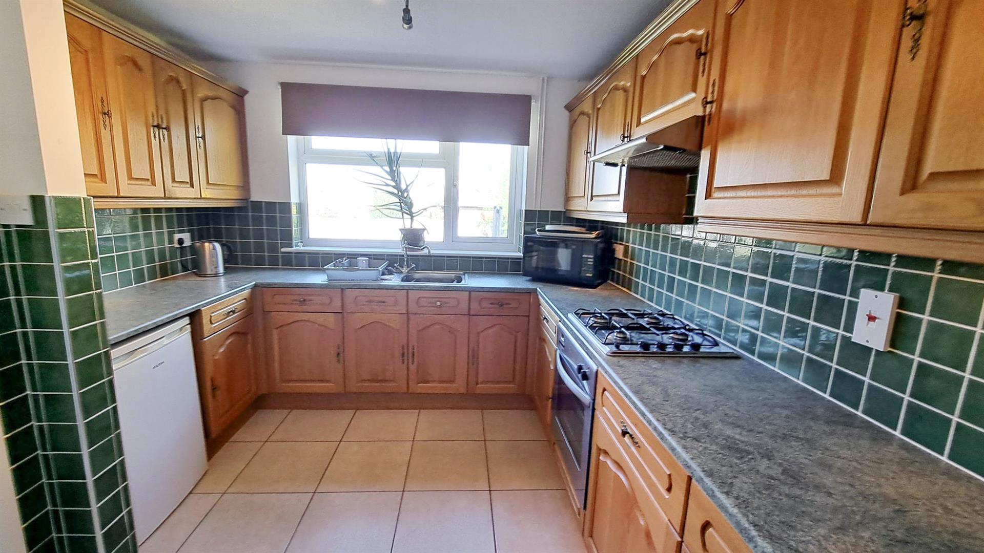 4 bed property in Farnham Way, Bedford